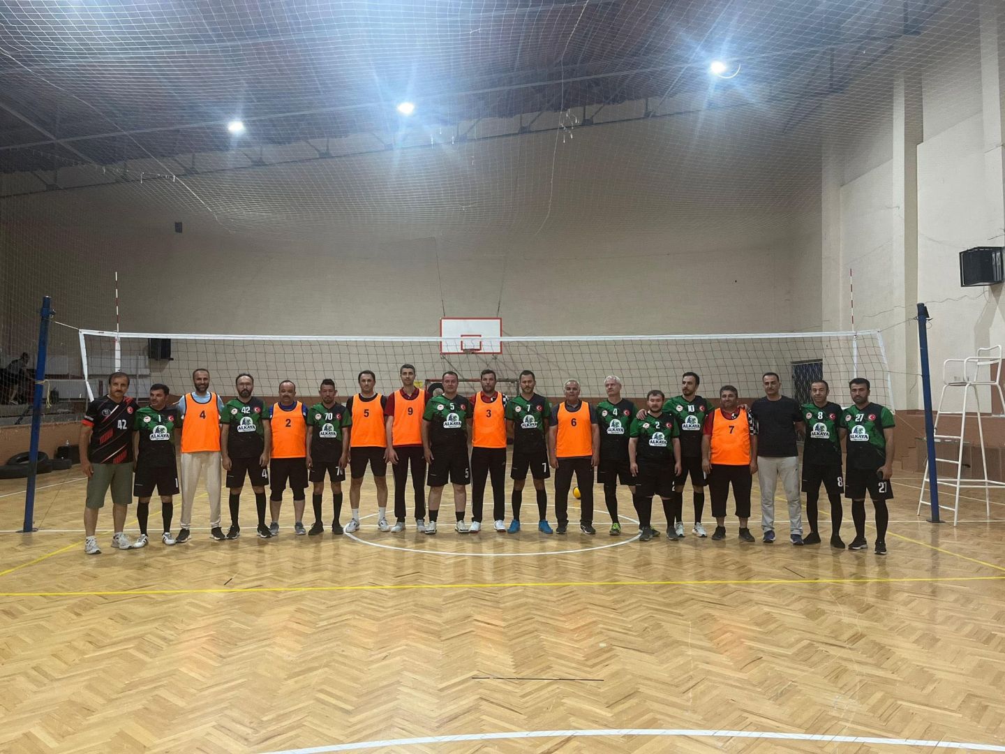 ÇUMRA’DA KURUMLAR ARASI VOLEYBOL TURNUVASI HEYECANI BAŞLADI