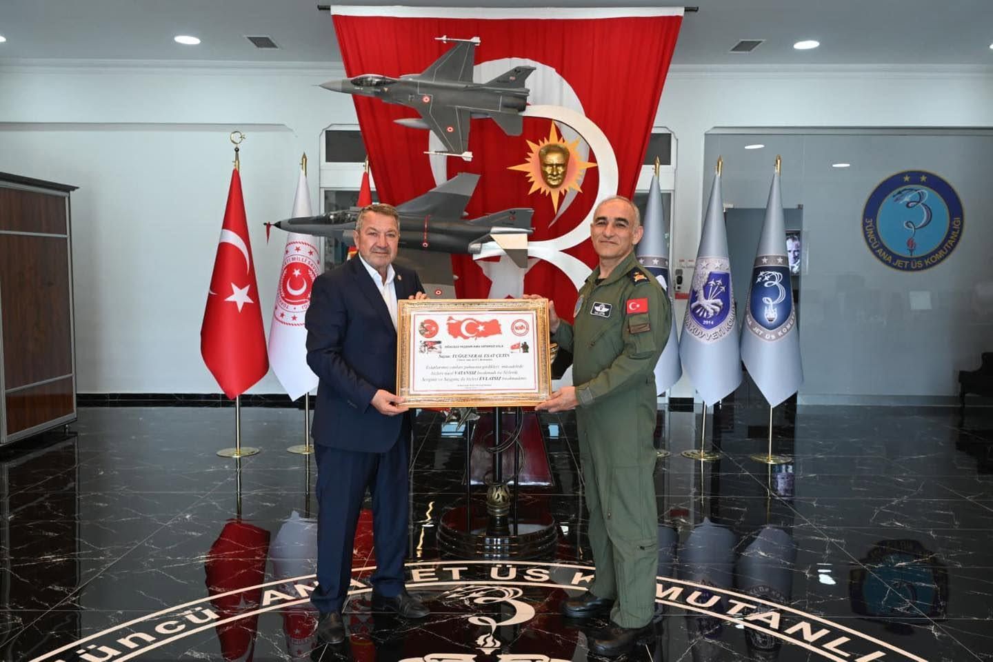 KONYA ŞEHİT AİLELERİ DERNEĞİNDEN TUĞGENERAL ÇETİN’E ZİYARET