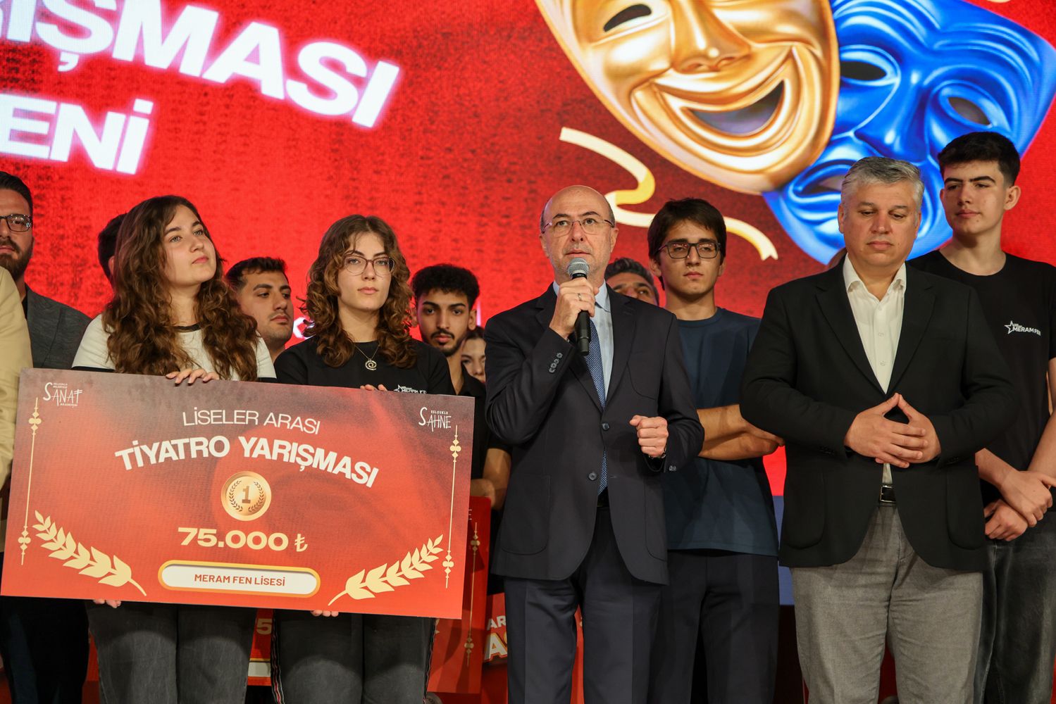 SELÇUKLU SAHNE SES VE TİYATRO YARIŞMASI’NDA ÖDÜLLER SAHİPLERİNİ BULDU  