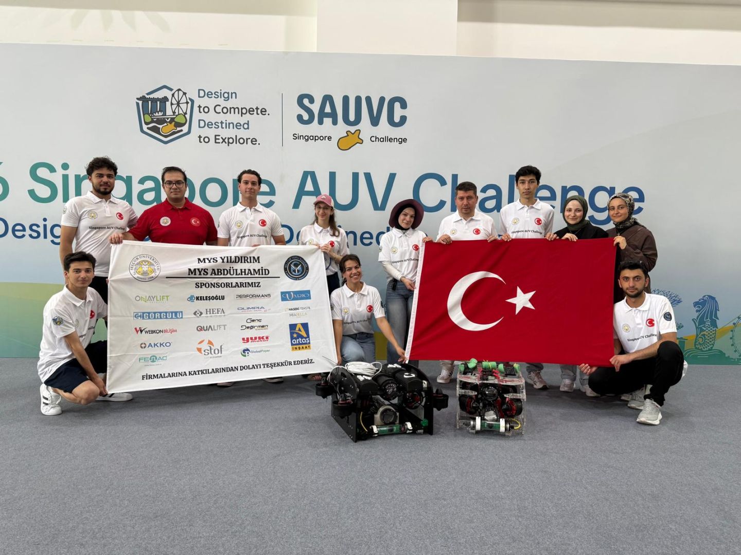 SÜ ÖĞRENCİLERİ SU ALTI ARACIYLA DÜNYA BİRİNCİSİ OLDU