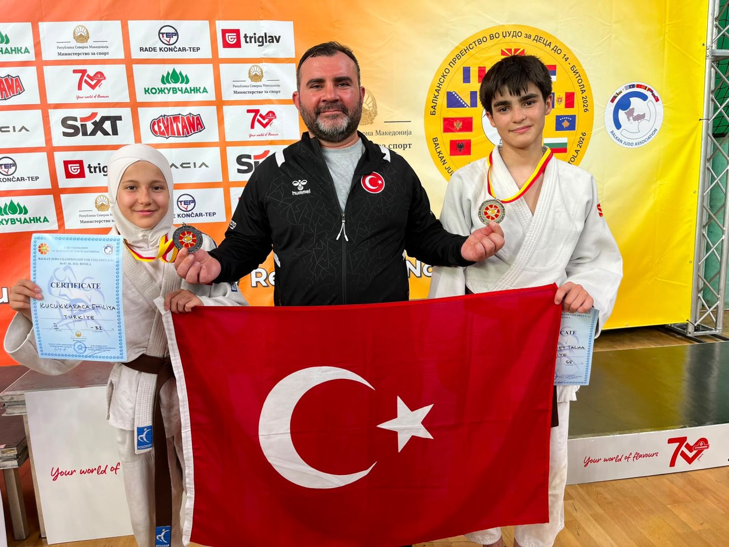 ÜÇ DALDA ULUSLARARASI DERECELER
